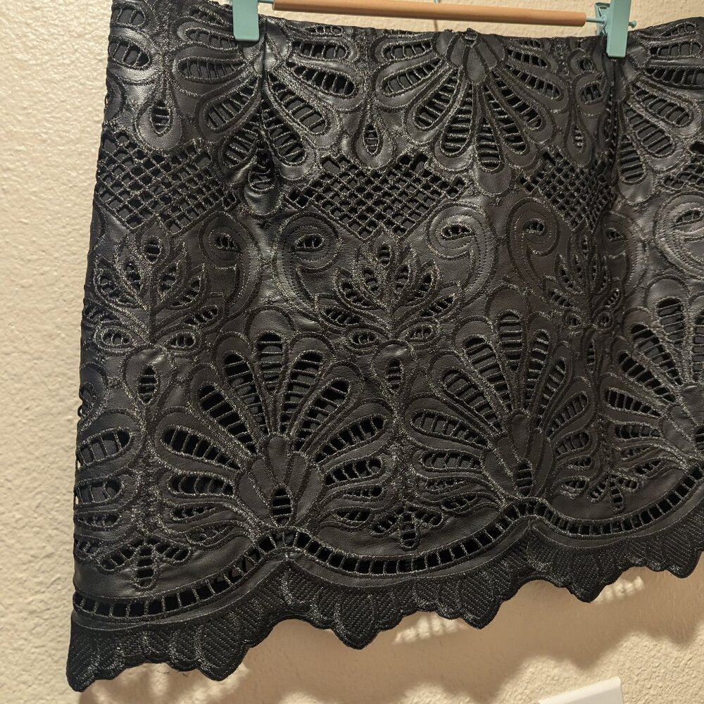 H&M Black Eyelet Embroidery Mini Skirt. Size 14 - Picture 10 of 12